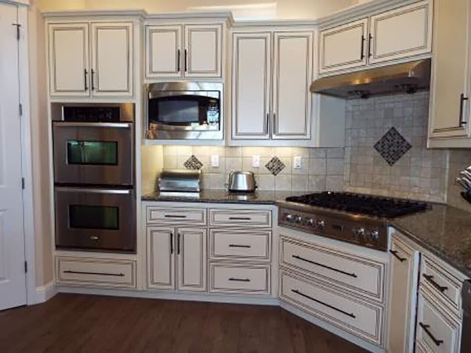 Gorgeous Kitchen 6 burner Viking range