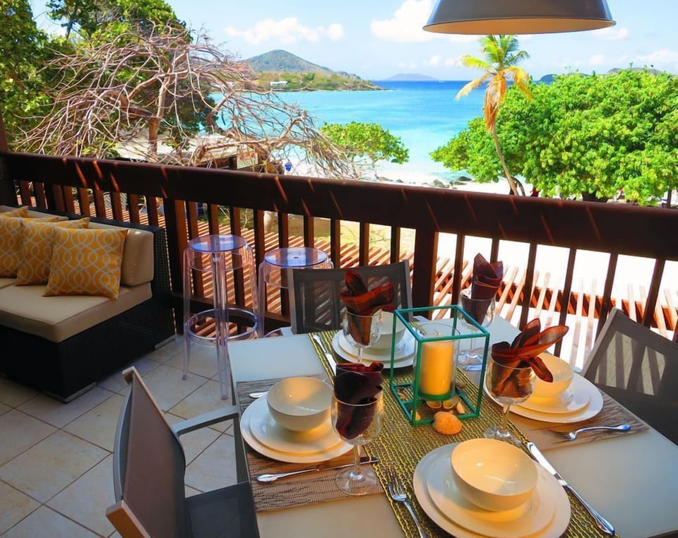Main floor balcony and outdoor dining area. Bon appétit!