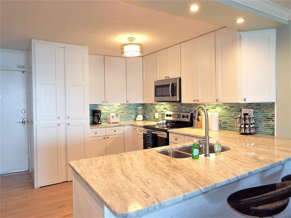 Fully renovated kitchen 
