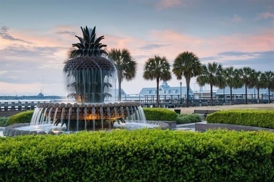 Pineapple Fountain downtown waterfront.
