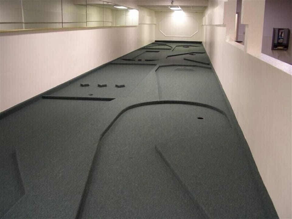 Indoor Minature Golf