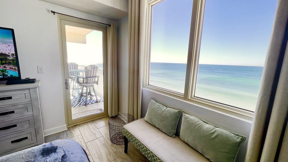 King Gulf front 1 of 3 bedrooms Opens to balcony