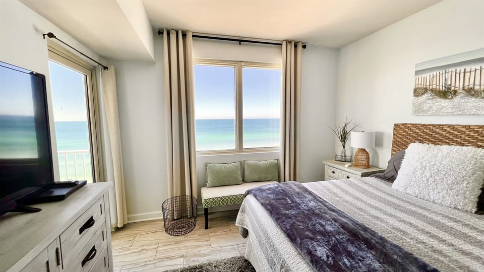 King Gulf front 1 of 3 bedrooms