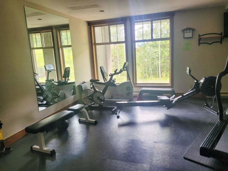 Fitness Room l Common Area