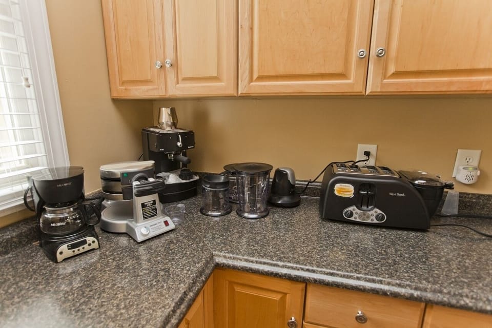 Appliances to make breakfast, frozen drinks, coffee, espresso and more.