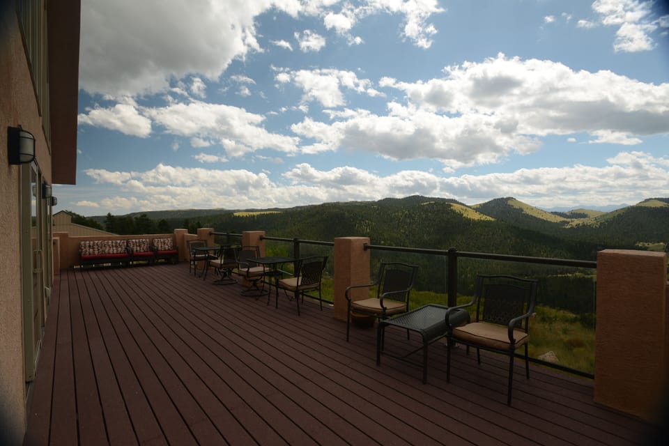 Deck to the east