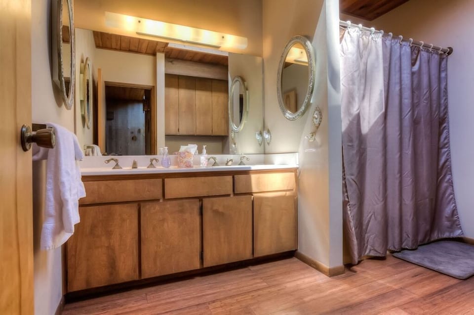 Oversized bathrooms, with double sinks, upstairs and downstairs