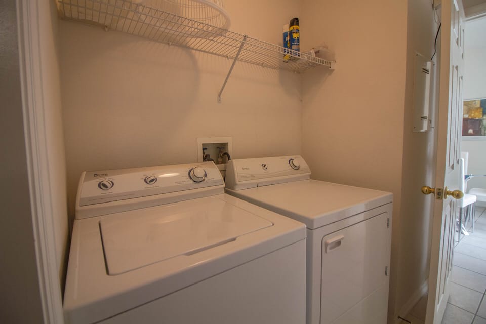 Tuscan Villa Full Size Washer and Dryer