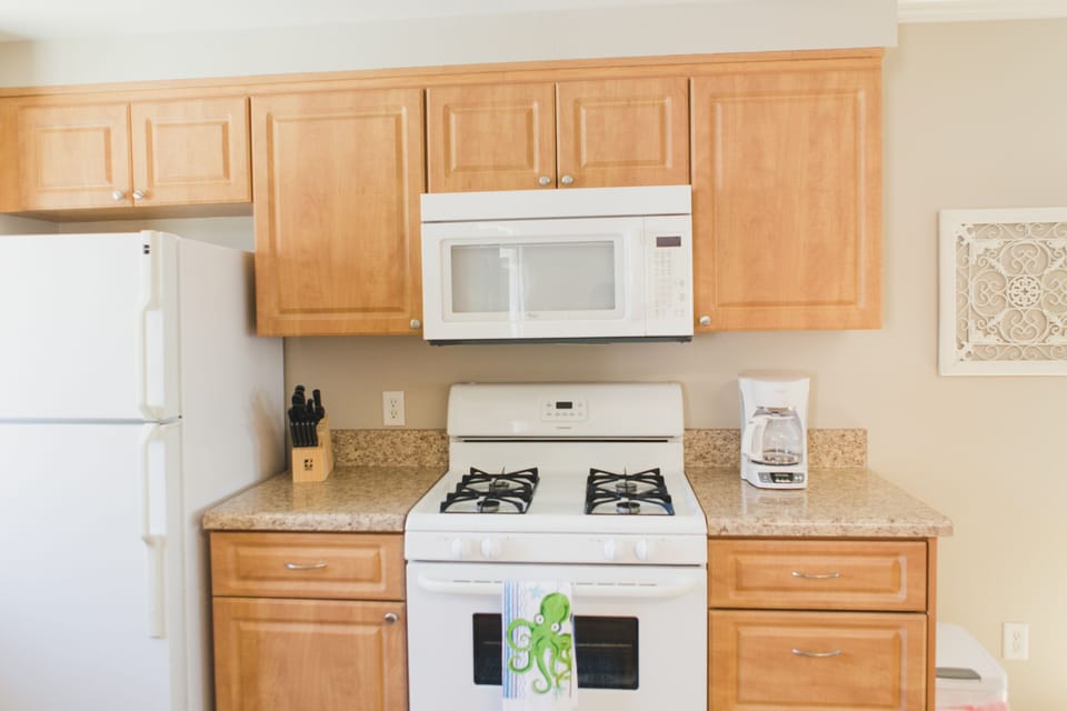 Clean and fully stocked with everything you need to make a meal