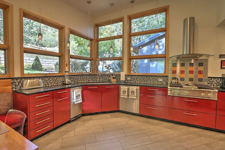 Well equipped kitchen with Red Mountain views