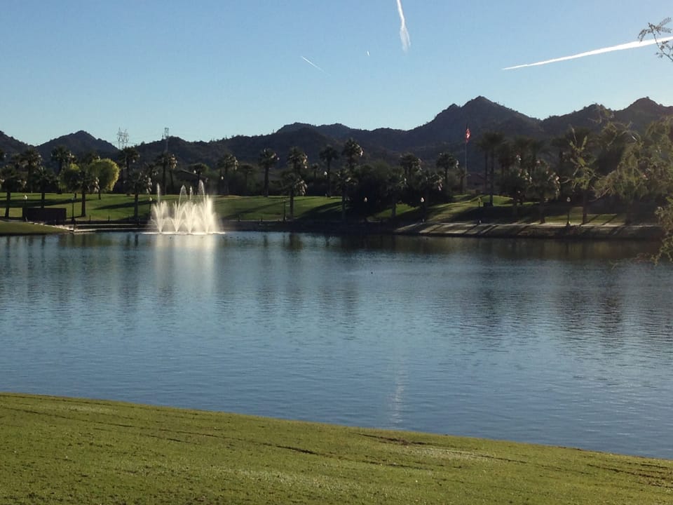 Walking & ridng paths around the North & South Lake minutes away