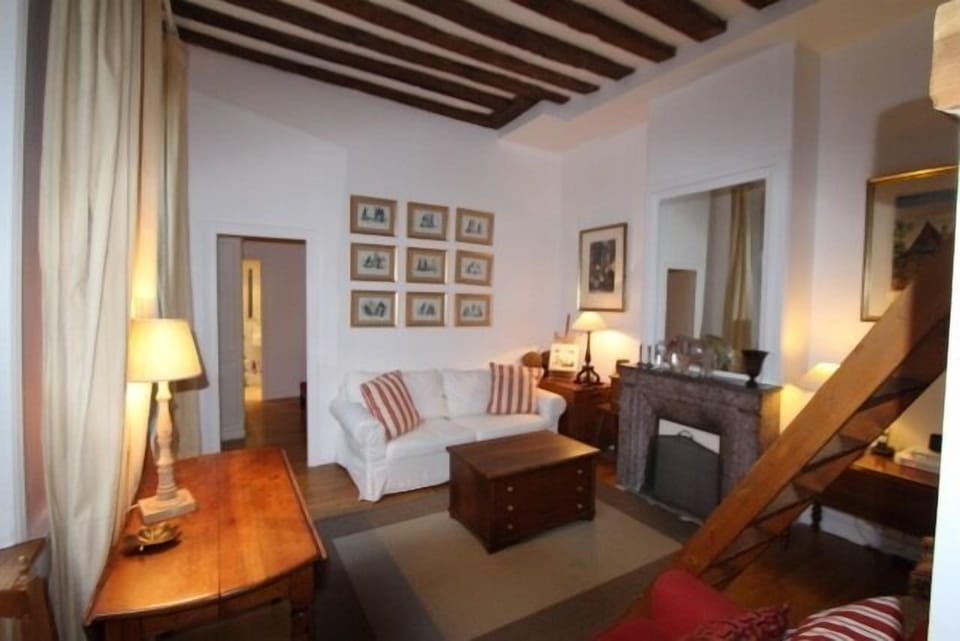 Living/dining room