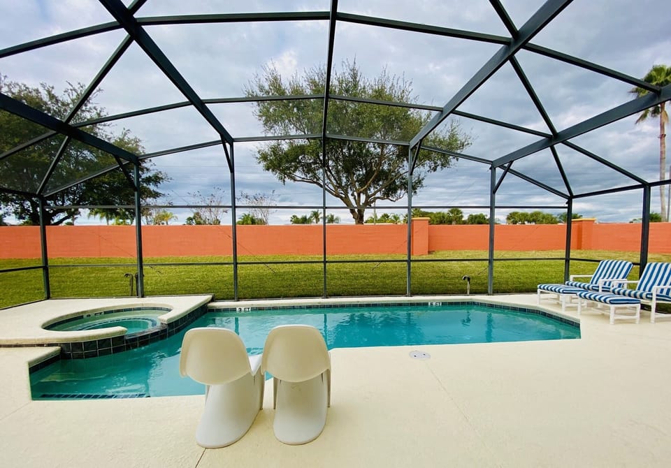 Sunshine Villa's Private Oasis Awaits...