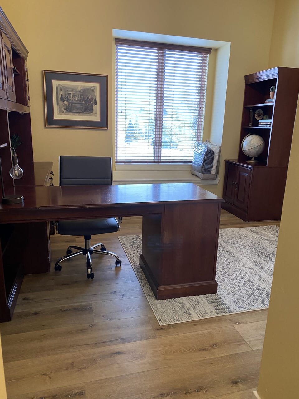 Office room on the main level with pull out Murphy bed