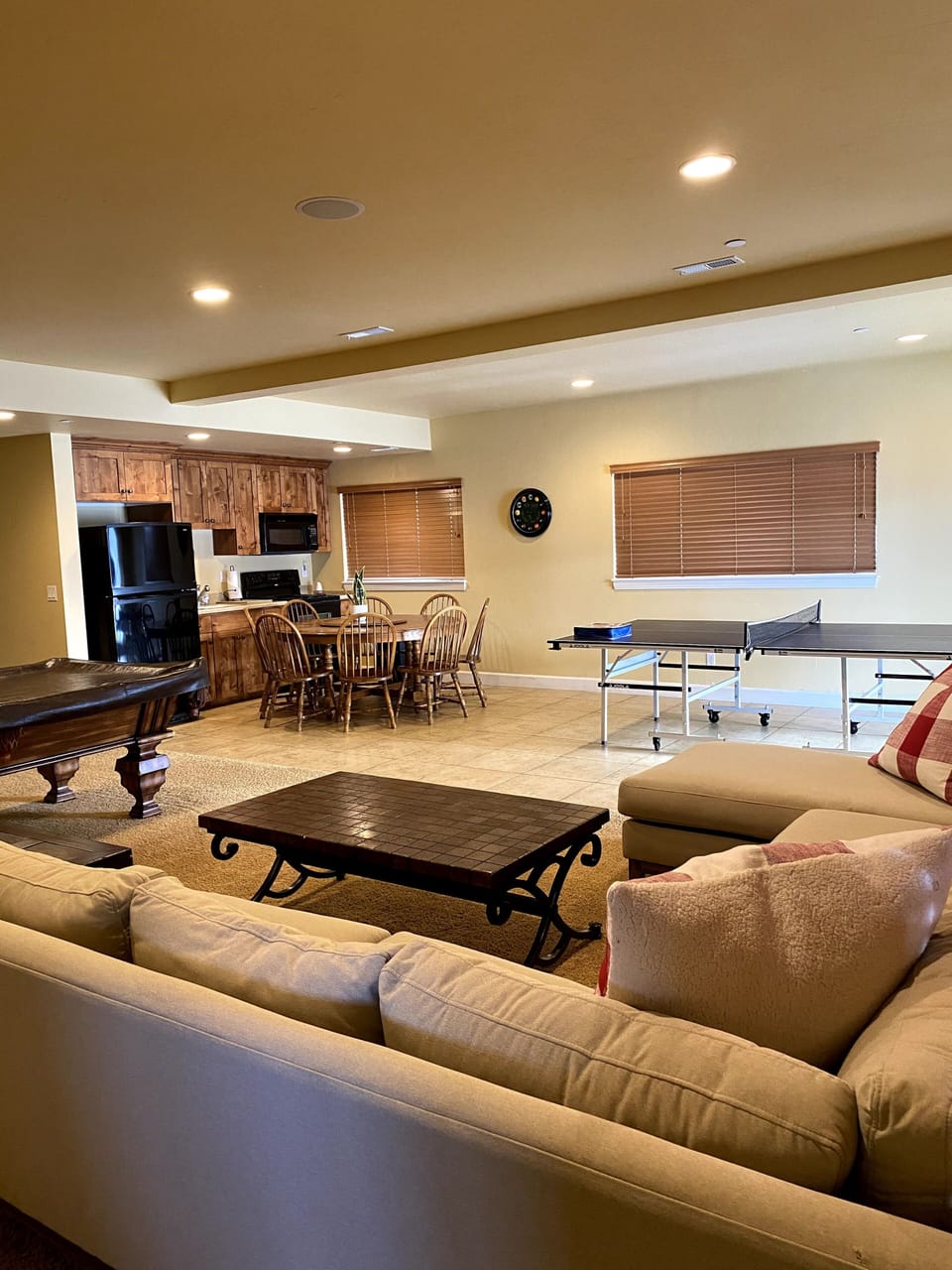 Lower level sitting area in family room