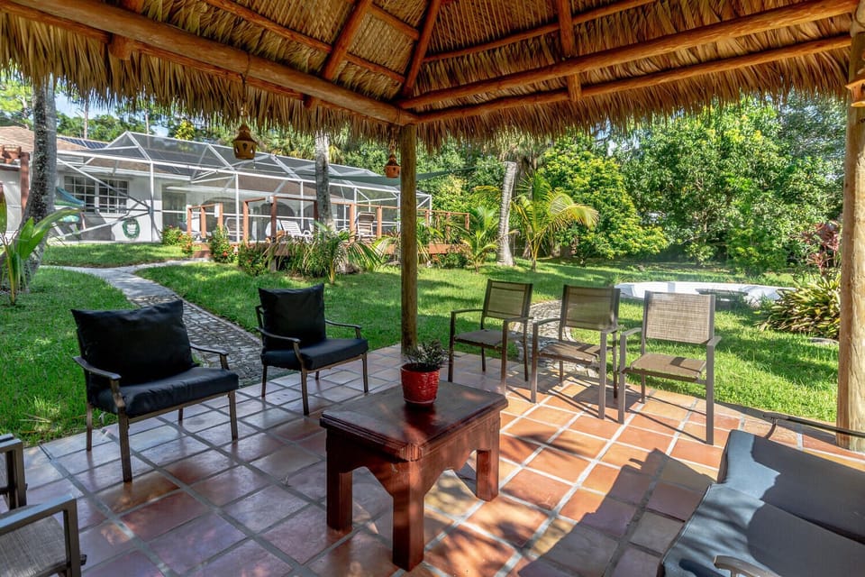 Tiki Hut area 