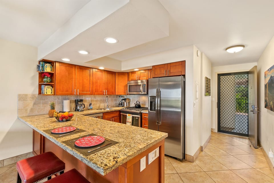 Kitchen remodel: granite countertop, soft-close cabinets and drawers
