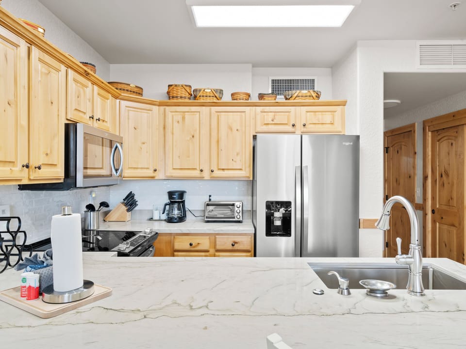 Full Kitchen