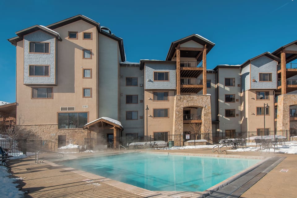 Silverado Lodge pool