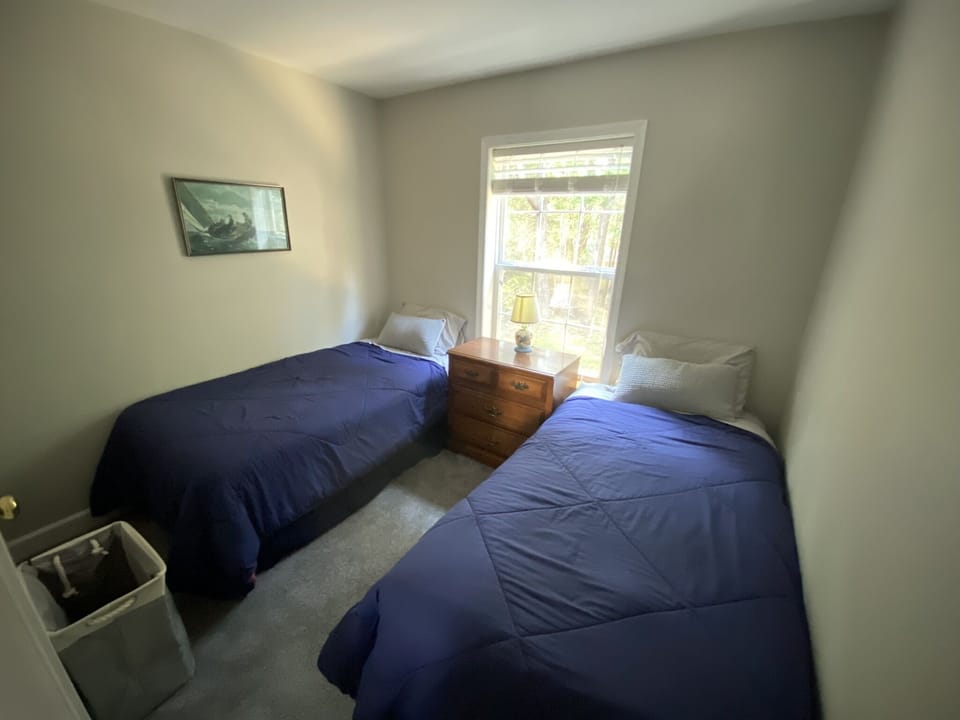 Bedroom #2,  smaller bedroom with 2 twin beds