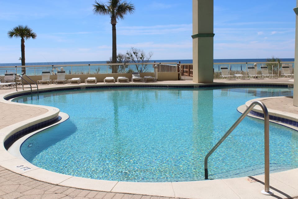 Beachside Pool and Hot Tub