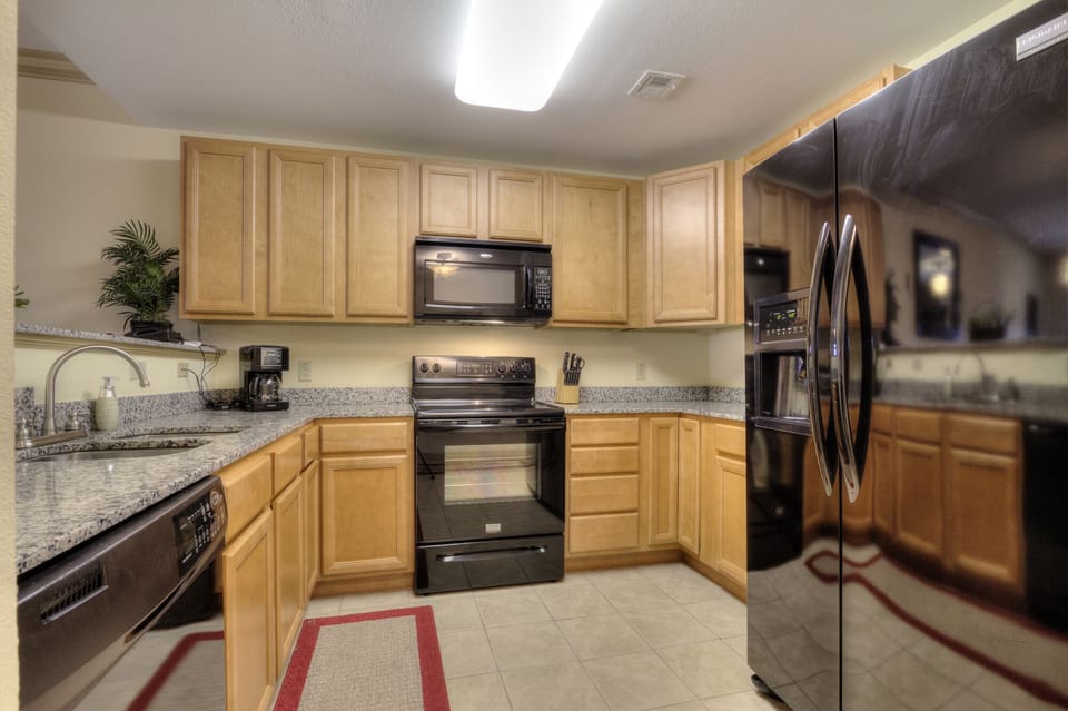 Kitchen with Ice Maker