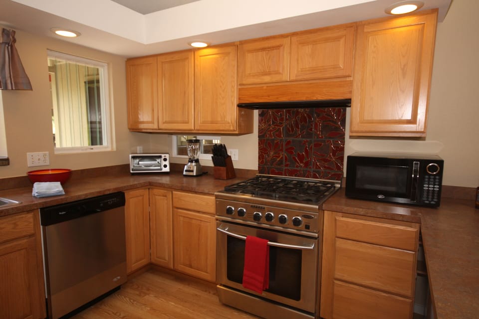 Kitchen with 5 burner gas stove