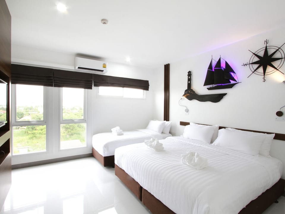 Family Room | Desk, blackout drapes, soundproofing, free WiFi