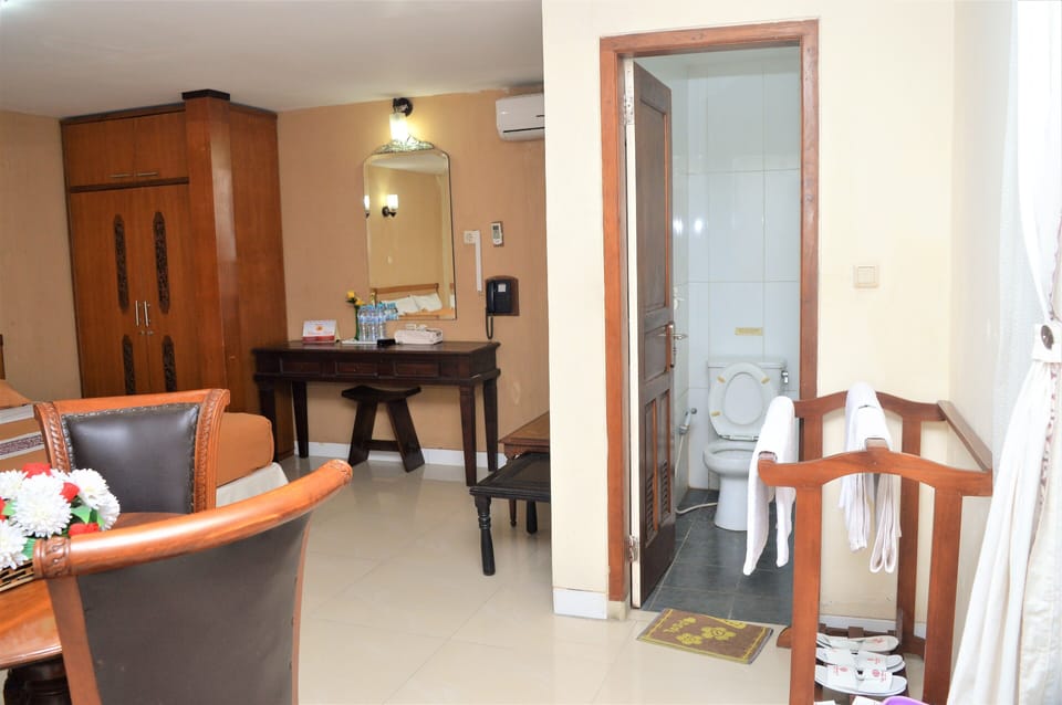 Quadruple Room | In-room dining
