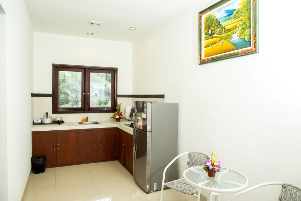 Deluxe Suite with Jungle View | Private kitchen