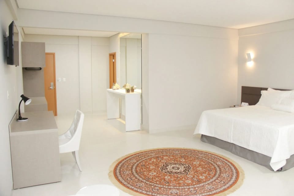 Premium Suite | Premium bedding, minibar, in-room safe, desk