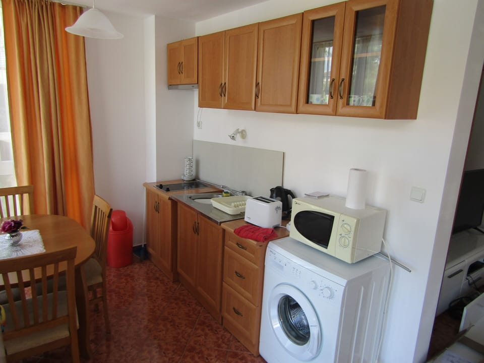 Kitchen, fully equipped