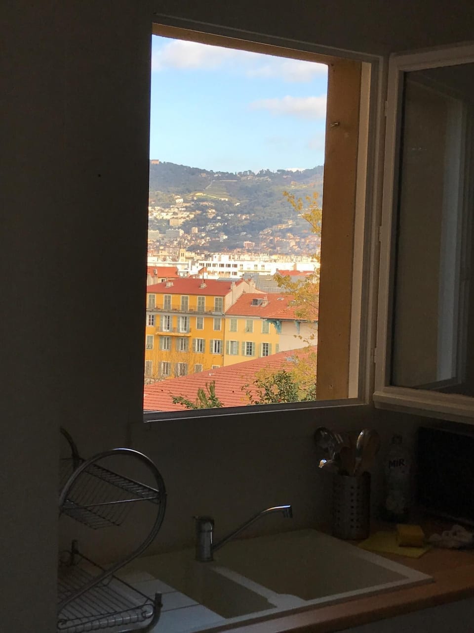 window kitchen