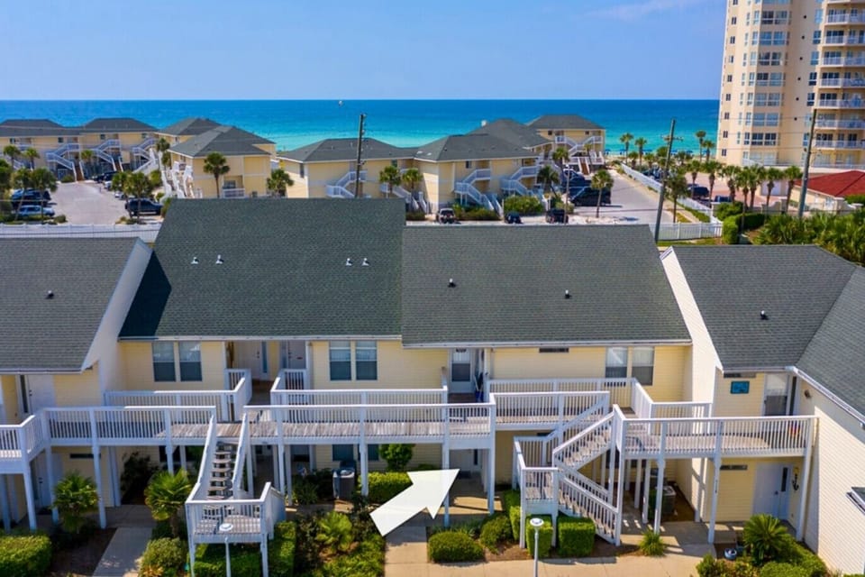 Condo, 2 Bedrooms | Exterior