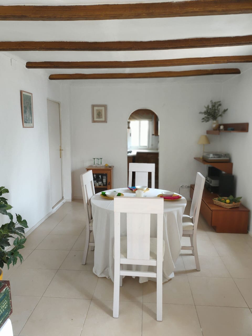 Villa 2 dining room