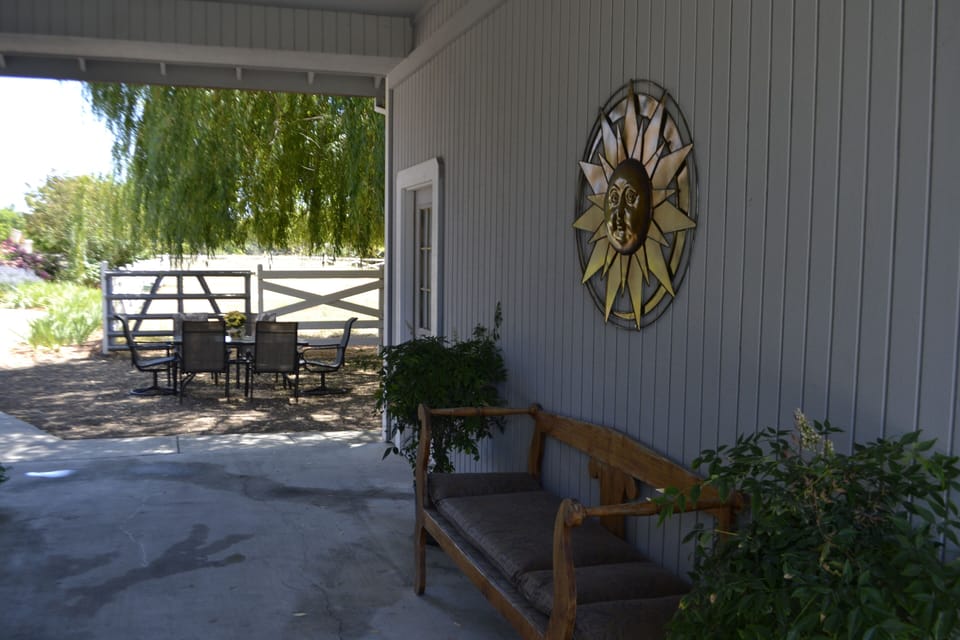 Breezeway and outdoor area