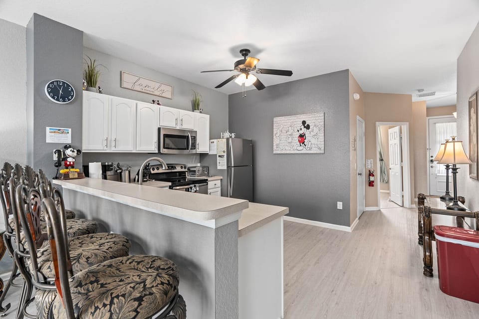 Bright and modern living space designed for comfort and connection
Baking sheetBlenderChildren’s dinnerwareCoffeeCoffee makerCooking basicsDishes and silverwareDishwasherFreezerHigh chairHot water kettleMicrowaveOvenRefrigeratorStoveToasterWine glasses