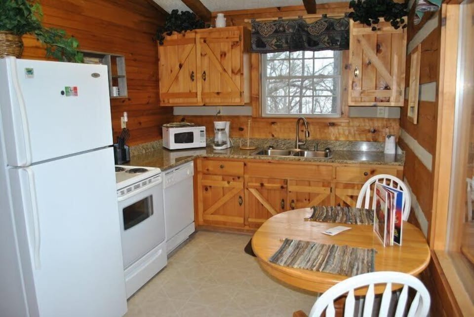 Full kitchen