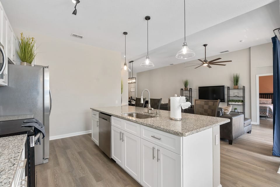 Fully-equipped kitchen