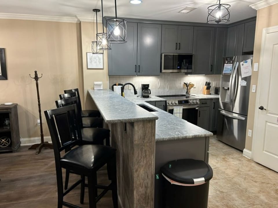 Kitchen bar