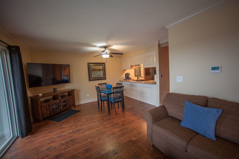 Living/Dining Room