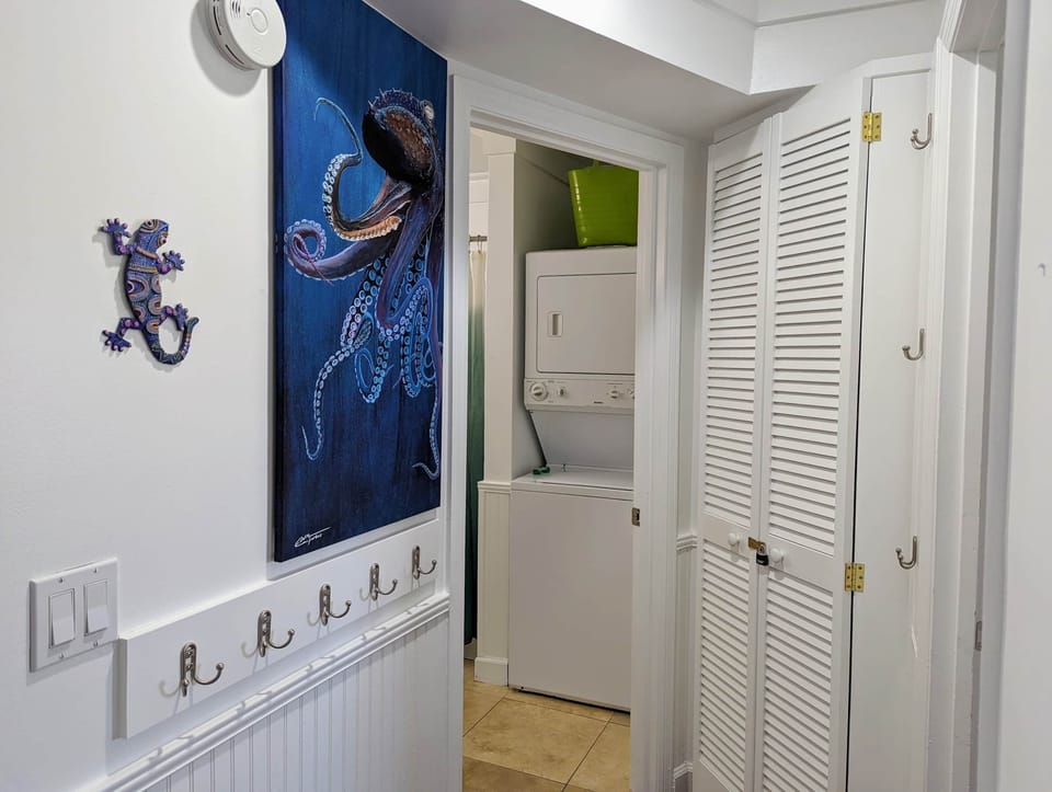 Hall to bath and bedroom