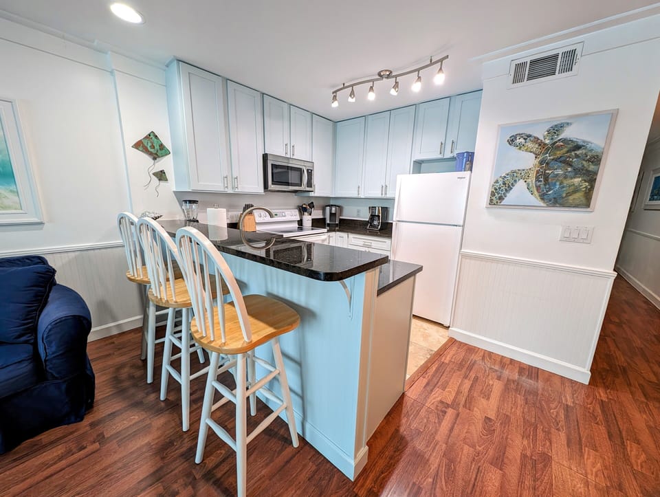Kitchen and bar 