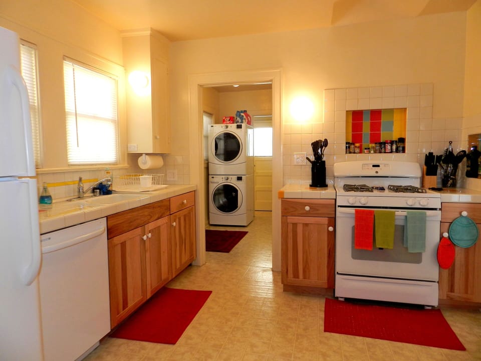 Paper towels, soap, dishes, pots/pans, new sponge provided