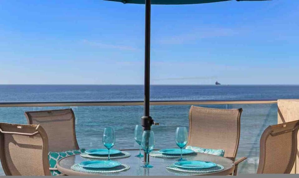 Best beach rental in Oceanside Where should I stay in Oceanside near the beach? Family-friendly beach house in Oceanside Beach rental walking distance to restaurants Oceanside vacation rental with ocean views Vacation rental near Oceanside Pier Beachfront