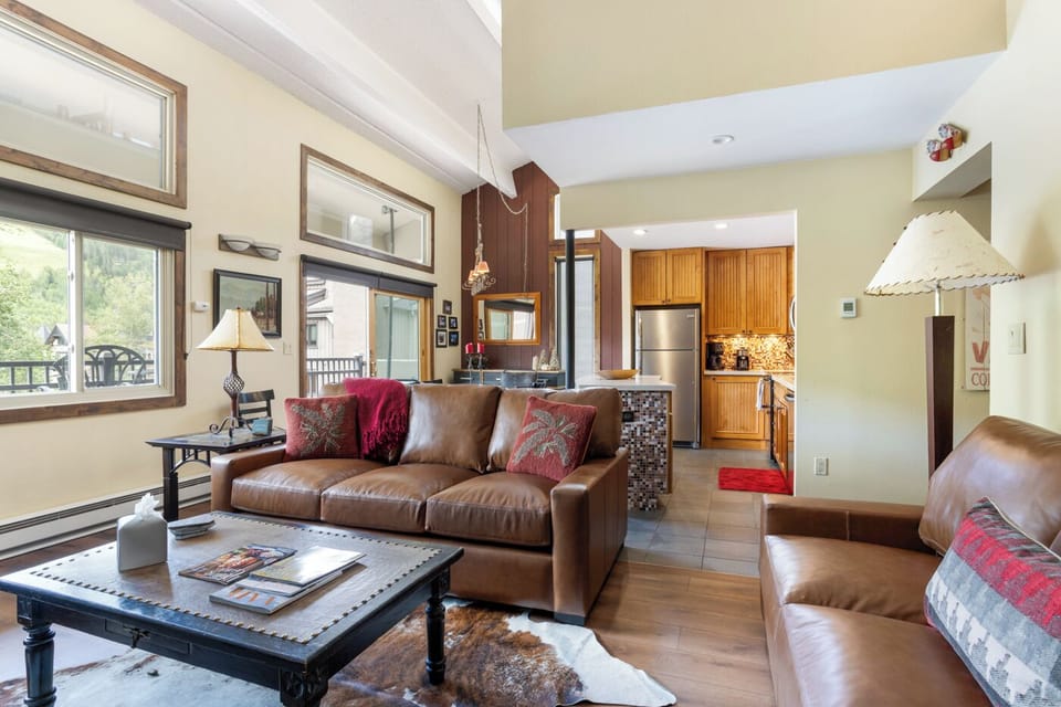 Living Room w Mountain View Windows