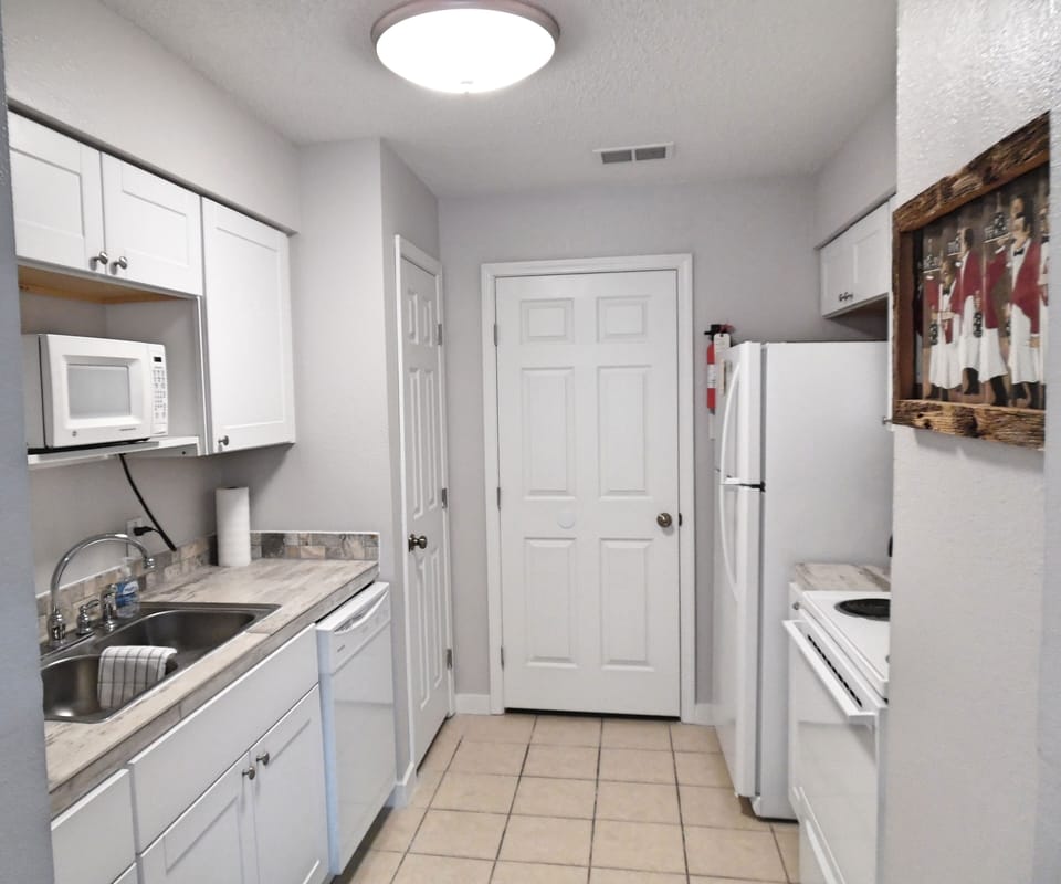All new kitchen and laundry room