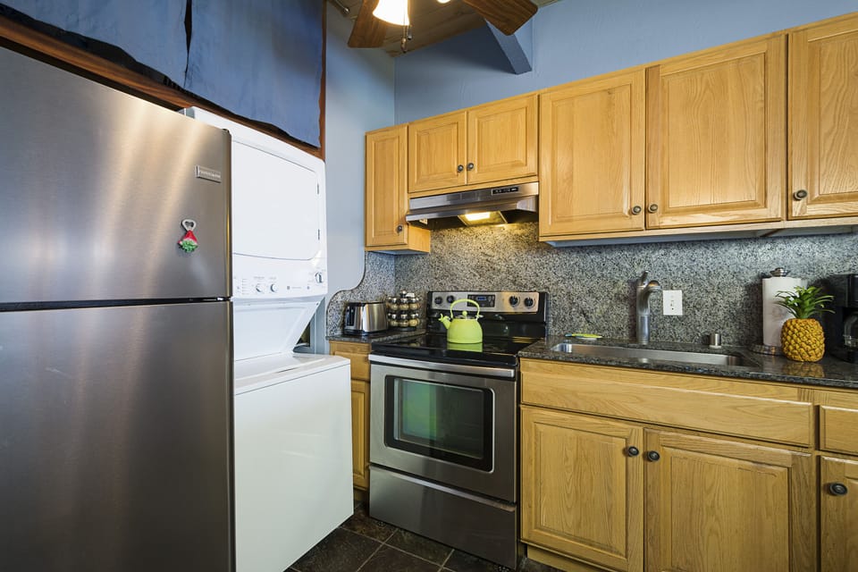 Refrigerator/freezer with ice maker, washer/dryer, range, microwave & dishwasher