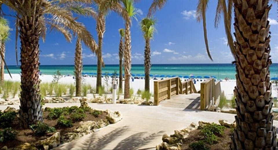 Boardwalk to the beach!