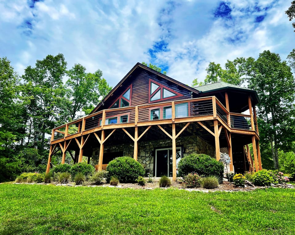 We have luxurious amenities throughout our beautiful cedar log cabin home.